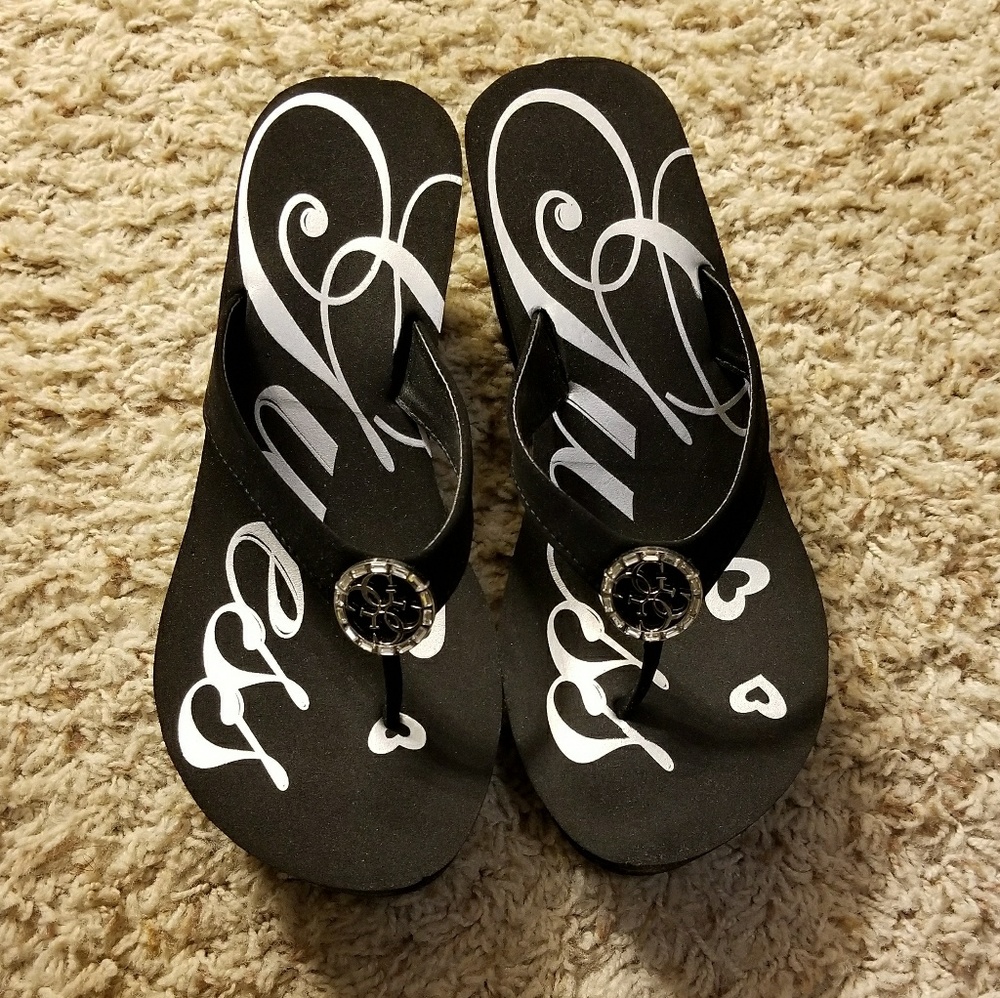 NWOT Guess wedge thong sandals